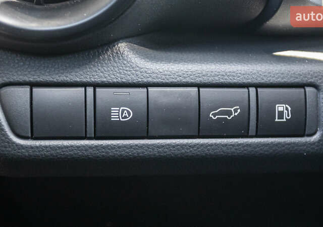 Серый Тойота C-HR, объемом двигателя 1.99 л и пробегом 1 тыс. км за 42308 $, фото 24 на Automoto.ua