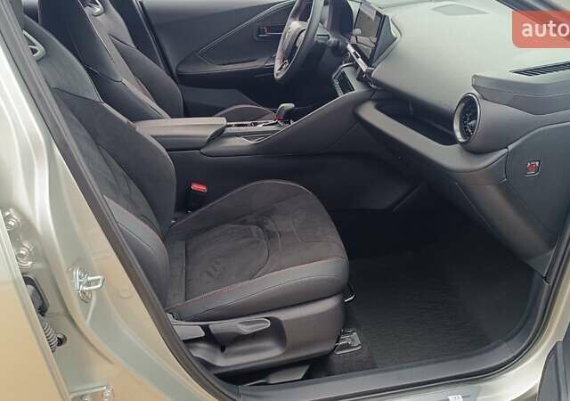 Серый Тойота C-HR, объемом двигателя 1.99 л и пробегом 1 тыс. км за 42946 $, фото 5 на Automoto.ua