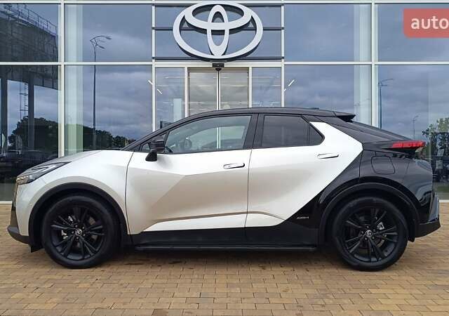 Серый Тойота C-HR, объемом двигателя 1.99 л и пробегом 1 тыс. км за 42946 $, фото 2 на Automoto.ua