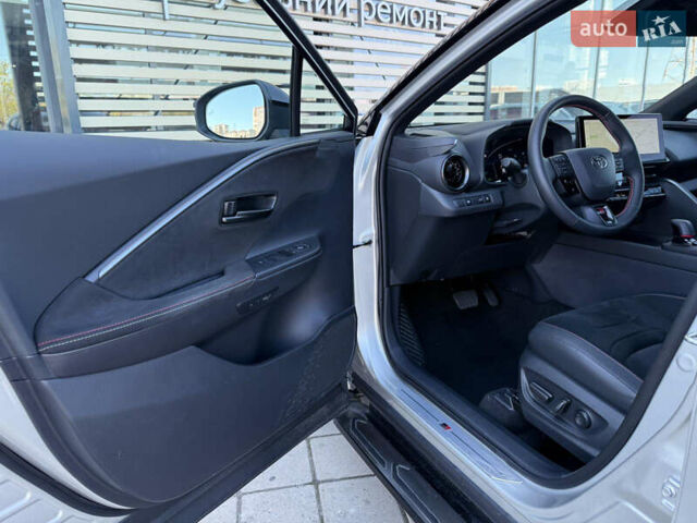 Серый Тойота C-HR, объемом двигателя 1.99 л и пробегом 1 тыс. км за 40530 $, фото 19 на Automoto.ua