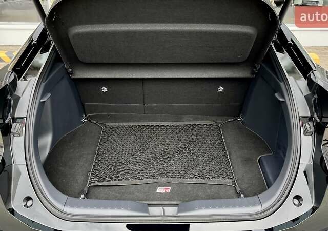 Серый Тойота C-HR, объемом двигателя 1.99 л и пробегом 2 тыс. км за 41264 $, фото 19 на Automoto.ua