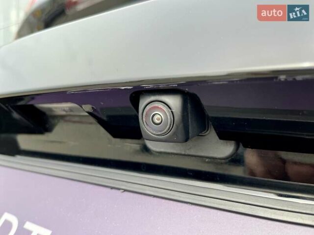 Серый Тойота C-HR, объемом двигателя 1.99 л и пробегом 2 тыс. км за 41264 $, фото 40 на Automoto.ua