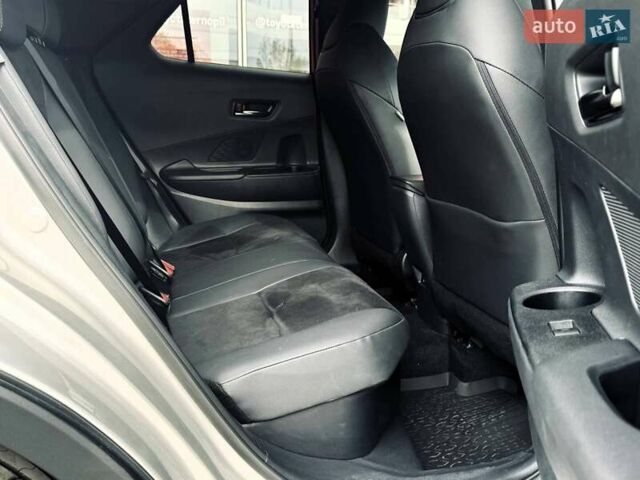 Сірий Тойота C-HR, об'ємом двигуна 1.99 л та пробігом 1 тис. км за 42337 $, фото 10 на Automoto.ua