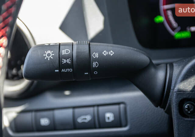 Серый Тойота C-HR, объемом двигателя 1.99 л и пробегом 1 тыс. км за 42308 $, фото 25 на Automoto.ua