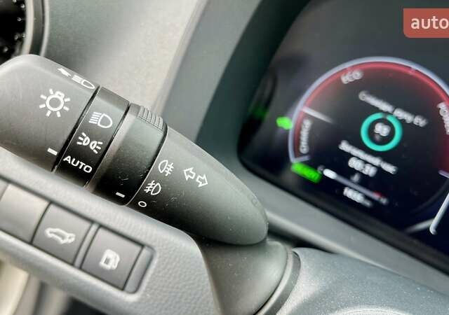 Серый Тойота C-HR, объемом двигателя 1.99 л и пробегом 2 тыс. км за 41264 $, фото 31 на Automoto.ua
