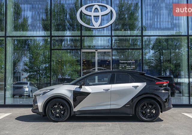 Серый Тойота C-HR, объемом двигателя 1.99 л и пробегом 1 тыс. км за 43425 $, фото 2 на Automoto.ua