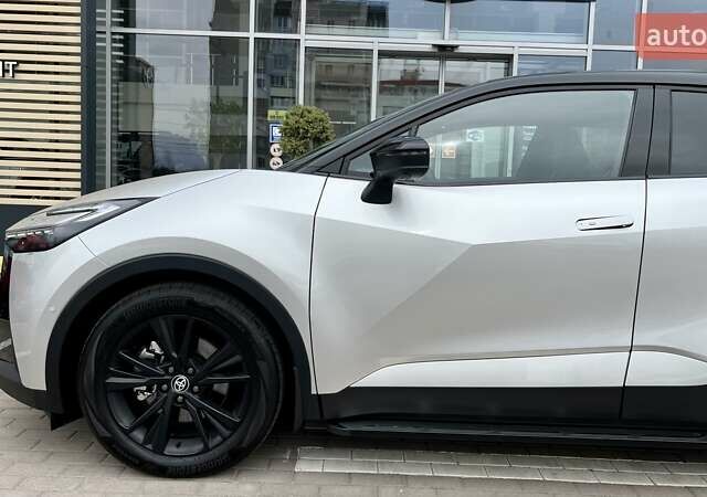 Серый Тойота C-HR, объемом двигателя 1.99 л и пробегом 2 тыс. км за 41264 $, фото 4 на Automoto.ua