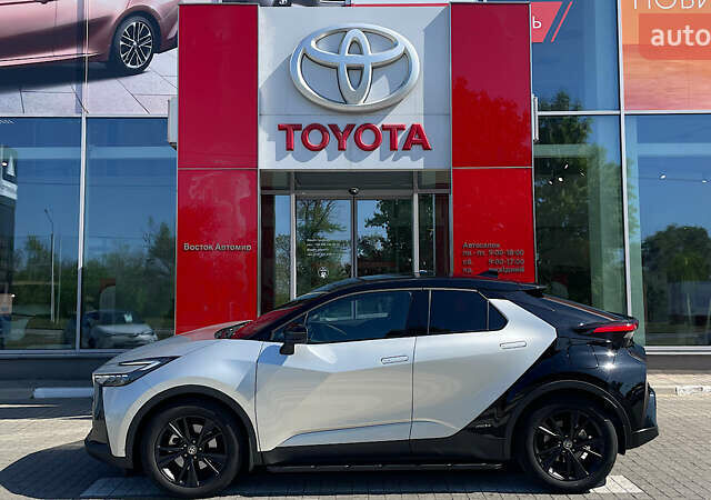 Сірий Тойота C-HR, об'ємом двигуна 1.99 л та пробігом 1 тис. км за 40943 $, фото 2 на Automoto.ua