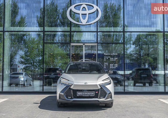 Серый Тойота C-HR, объемом двигателя 1.99 л и пробегом 1 тыс. км за 42308 $, фото 4 на Automoto.ua