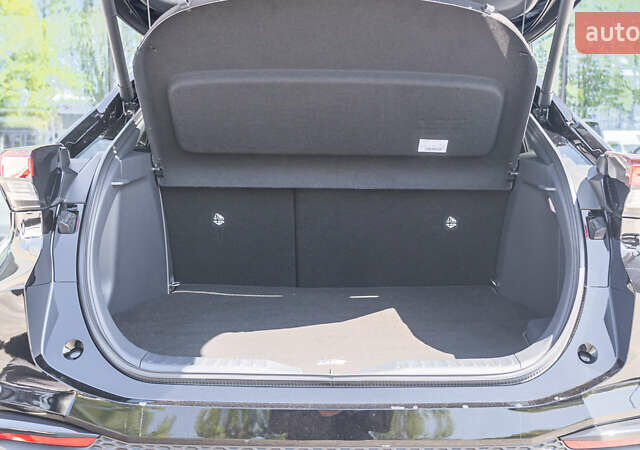 Серый Тойота C-HR, объемом двигателя 1.99 л и пробегом 1 тыс. км за 42308 $, фото 9 на Automoto.ua