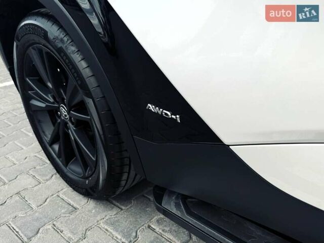 Сірий Тойота C-HR, об'ємом двигуна 1.99 л та пробігом 1 тис. км за 42337 $, фото 31 на Automoto.ua