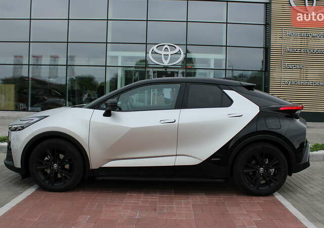 Серый Тойота C-HR, объемом двигателя 1.99 л и пробегом 2 тыс. км за 42300 $, фото 4 на Automoto.ua
