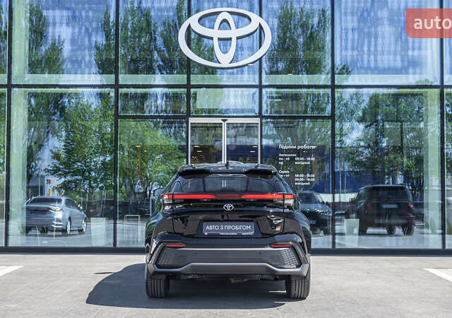Серый Тойота C-HR, объемом двигателя 1.99 л и пробегом 1 тыс. км за 43425 $, фото 3 на Automoto.ua