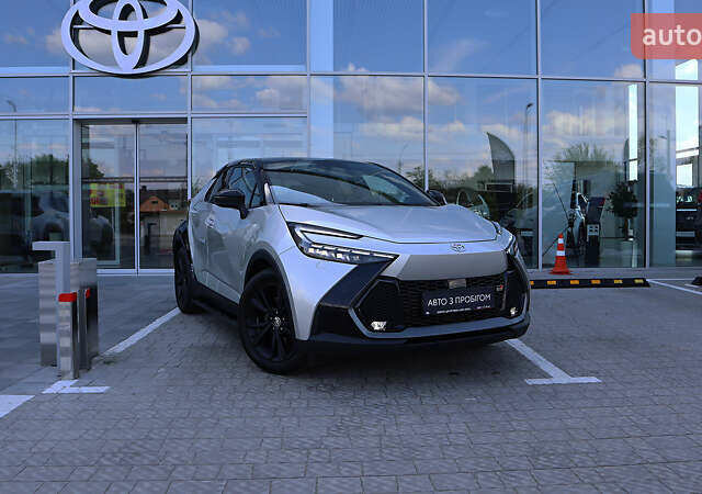 Серый Тойота C-HR, объемом двигателя 1.99 л и пробегом 4 тыс. км за 42000 $, фото 18 на Automoto.ua