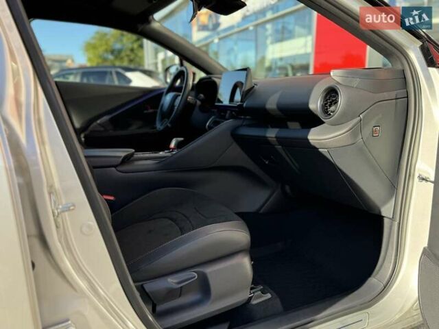 Серый Тойота C-HR, объемом двигателя 1.99 л и пробегом 8 тыс. км за 44489 $, фото 6 на Automoto.ua