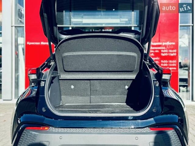 Серый Тойота C-HR, объемом двигателя 1.99 л и пробегом 8 тыс. км за 44489 $, фото 10 на Automoto.ua