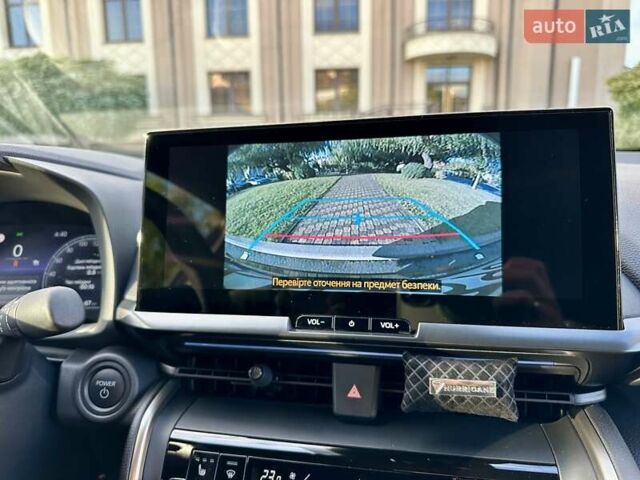 Серый Тойота C-HR, объемом двигателя 1.8 л и пробегом 5 тыс. км за 34999 $, фото 48 на Automoto.ua