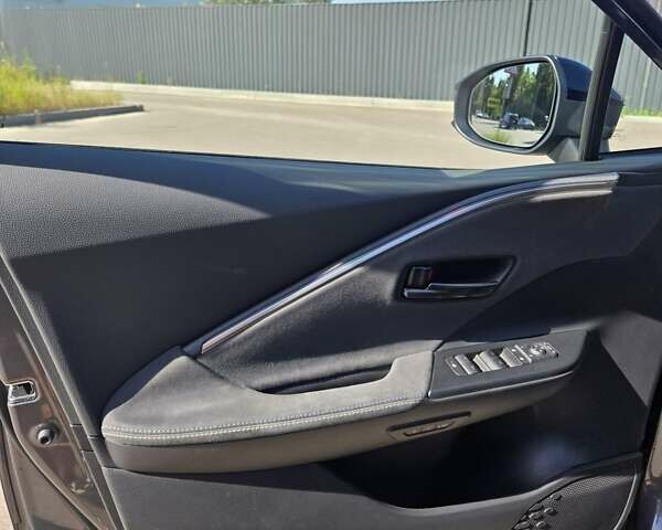 Серый Тойота C-HR, объемом двигателя 1.8 л и пробегом 5 тыс. км за 37300 $, фото 37 на Automoto.ua