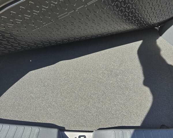 Серый Тойота C-HR, объемом двигателя 1.8 л и пробегом 5 тыс. км за 37300 $, фото 63 на Automoto.ua