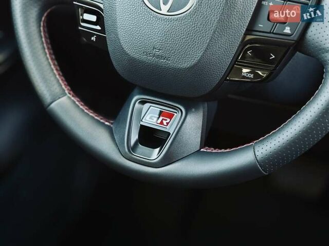 Серый Тойота C-HR, объемом двигателя 1.99 л и пробегом 8 тыс. км за 44489 $, фото 13 на Automoto.ua