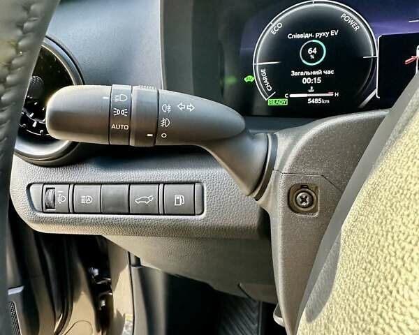 Серый Тойота C-HR, объемом двигателя 1.8 л и пробегом 5 тыс. км за 34999 $, фото 45 на Automoto.ua