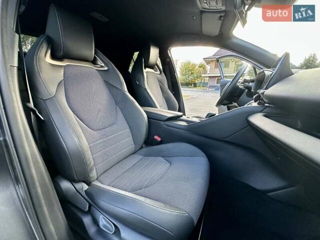 Серый Тойота C-HR, объемом двигателя 1.8 л и пробегом 5 тыс. км за 34999 $, фото 31 на Automoto.ua