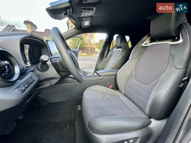 Серый Тойота C-HR, объемом двигателя 1.8 л и пробегом 5 тыс. км за 34999 $, фото 30 на Automoto.ua
