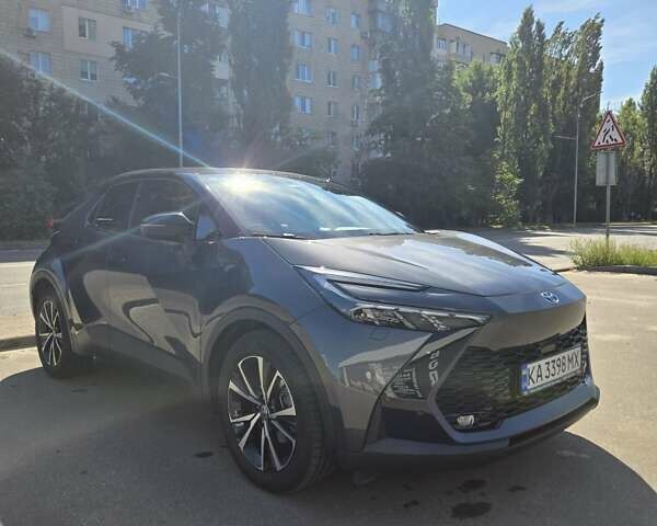 Серый Тойота C-HR, объемом двигателя 1.8 л и пробегом 5 тыс. км за 37300 $, фото 7 на Automoto.ua