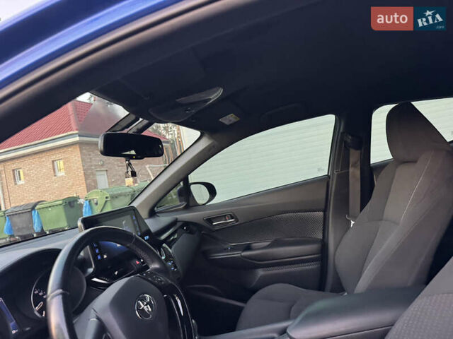 Синій Тойота C-HR, об'ємом двигуна 1.2 л та пробігом 73 тис. км за 16800 $, фото 38 на Automoto.ua
