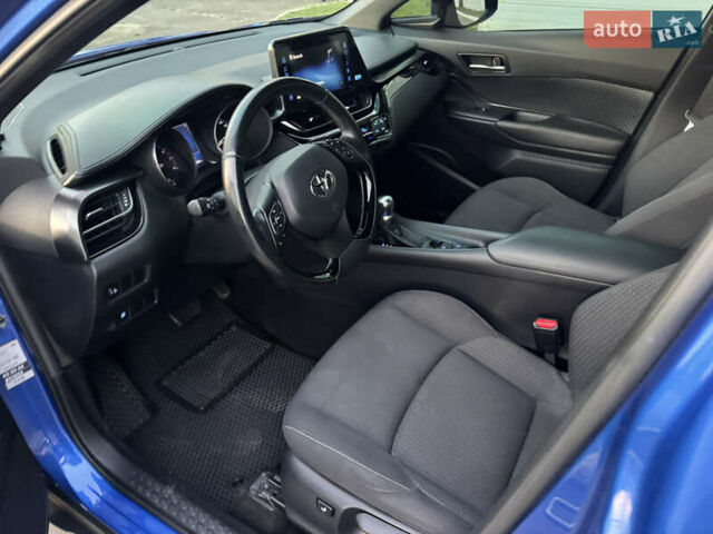 Синий Тойота C-HR, объемом двигателя 1.2 л и пробегом 75 тыс. км за 17300 $, фото 25 на Automoto.ua
