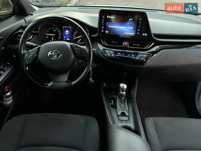 Синій Тойота C-HR, об'ємом двигуна 1.2 л та пробігом 73 тис. км за 16800 $, фото 29 на Automoto.ua