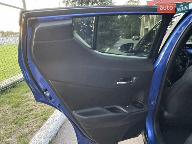 Синій Тойота C-HR, об'ємом двигуна 1.2 л та пробігом 73 тис. км за 16800 $, фото 33 на Automoto.ua