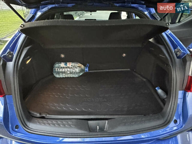 Синий Тойота C-HR, объемом двигателя 1.2 л и пробегом 75 тыс. км за 17300 $, фото 34 на Automoto.ua