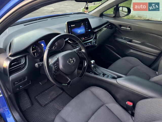 Синій Тойота C-HR, об'ємом двигуна 1.2 л та пробігом 73 тис. км за 16800 $, фото 36 на Automoto.ua