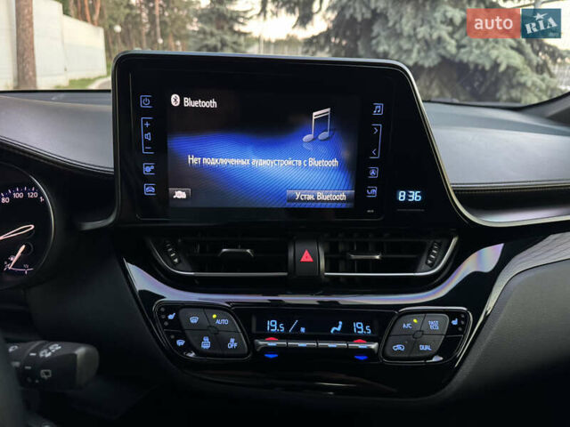 Синій Тойота C-HR, об'ємом двигуна 1.2 л та пробігом 73 тис. км за 16800 $, фото 28 на Automoto.ua