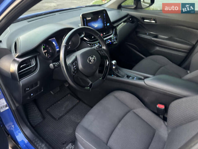 Синій Тойота C-HR, об'ємом двигуна 1.2 л та пробігом 73 тис. км за 16800 $, фото 35 на Automoto.ua