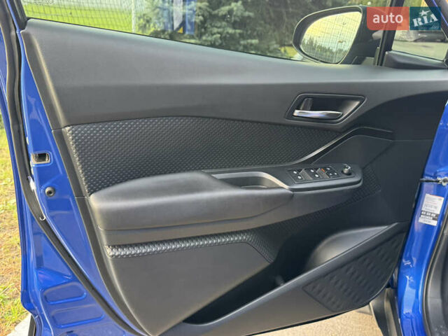 Синий Тойота C-HR, объемом двигателя 1.2 л и пробегом 75 тыс. км за 17300 $, фото 23 на Automoto.ua