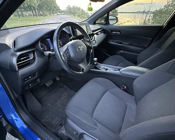 Синій Тойота C-HR, об'ємом двигуна 1.99 л та пробігом 41 тис. км за 16999 $, фото 18 на Automoto.ua