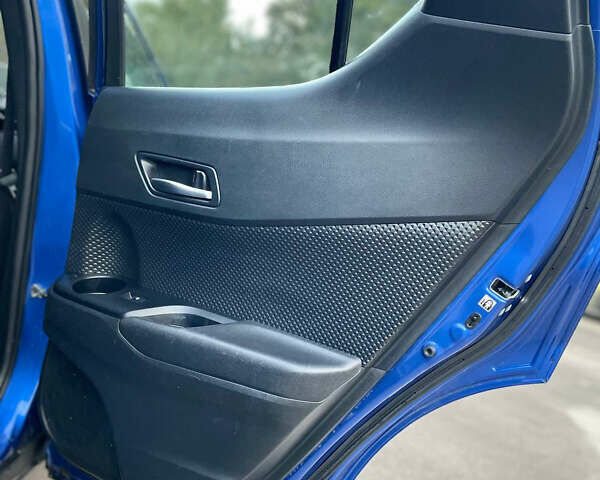 Синий Тойота C-HR, объемом двигателя 1.99 л и пробегом 126 тыс. км за 16999 $, фото 11 на Automoto.ua