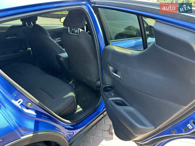 Синий Тойота C-HR, объемом двигателя 2 л и пробегом 41 тыс. км за 16700 $, фото 31 на Automoto.ua