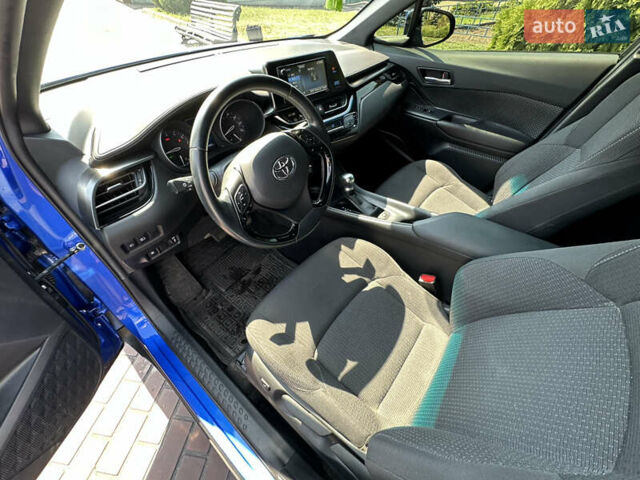Синий Тойота C-HR, объемом двигателя 2 л и пробегом 41 тыс. км за 16700 $, фото 21 на Automoto.ua