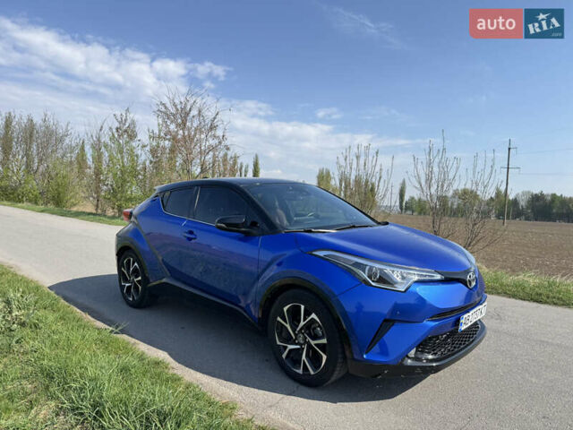 Синий Тойота C-HR, объемом двигателя 2 л и пробегом 69 тыс. км за 17900 $, фото 2 на Automoto.ua