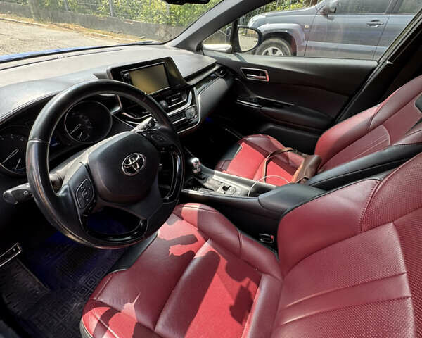 Синий Тойота C-HR, объемом двигателя 2 л и пробегом 69 тыс. км за 17900 $, фото 9 на Automoto.ua