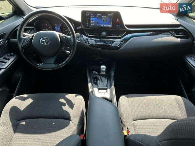 Синий Тойота C-HR, объемом двигателя 2 л и пробегом 41 тыс. км за 16700 $, фото 41 на Automoto.ua