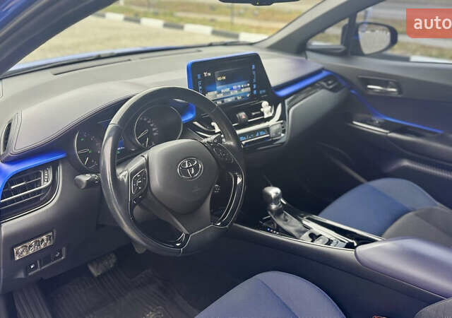 Синий Тойота C-HR, объемом двигателя 1.2 л и пробегом 105 тыс. км за 17500 $, фото 20 на Automoto.ua