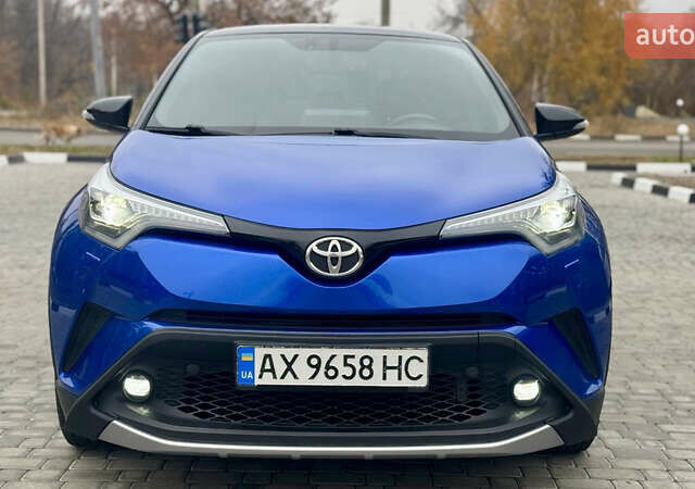 Синий Тойота C-HR, объемом двигателя 1.2 л и пробегом 105 тыс. км за 17500 $, фото 1 на Automoto.ua