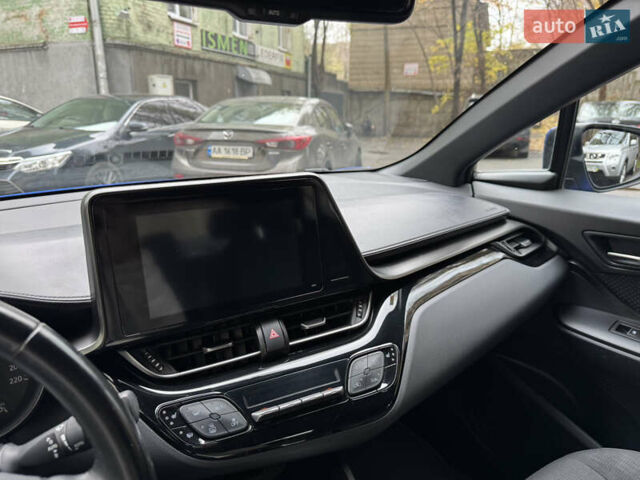 Синій Тойота C-HR, об'ємом двигуна 1.99 л та пробігом 108 тис. км за 18489 $, фото 26 на Automoto.ua