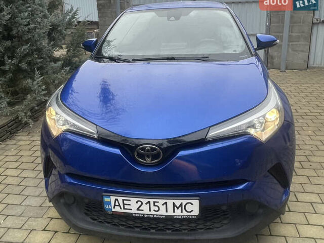 Синий Тойота C-HR, объемом двигателя 1.99 л и пробегом 63 тыс. км за 17300 $, фото 1 на Automoto.ua