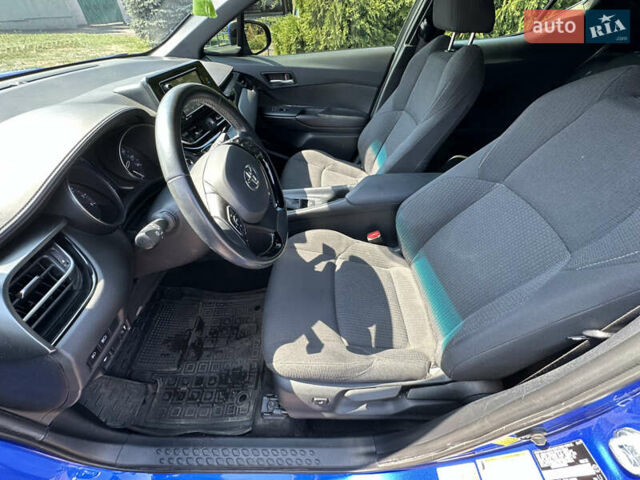 Синий Тойота C-HR, объемом двигателя 2 л и пробегом 41 тыс. км за 16700 $, фото 22 на Automoto.ua