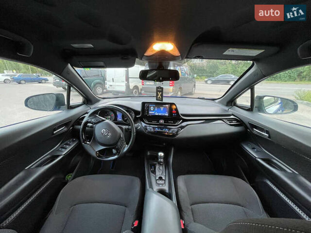 Синий Тойота C-HR, объемом двигателя 1.99 л и пробегом 126 тыс. км за 16999 $, фото 12 на Automoto.ua